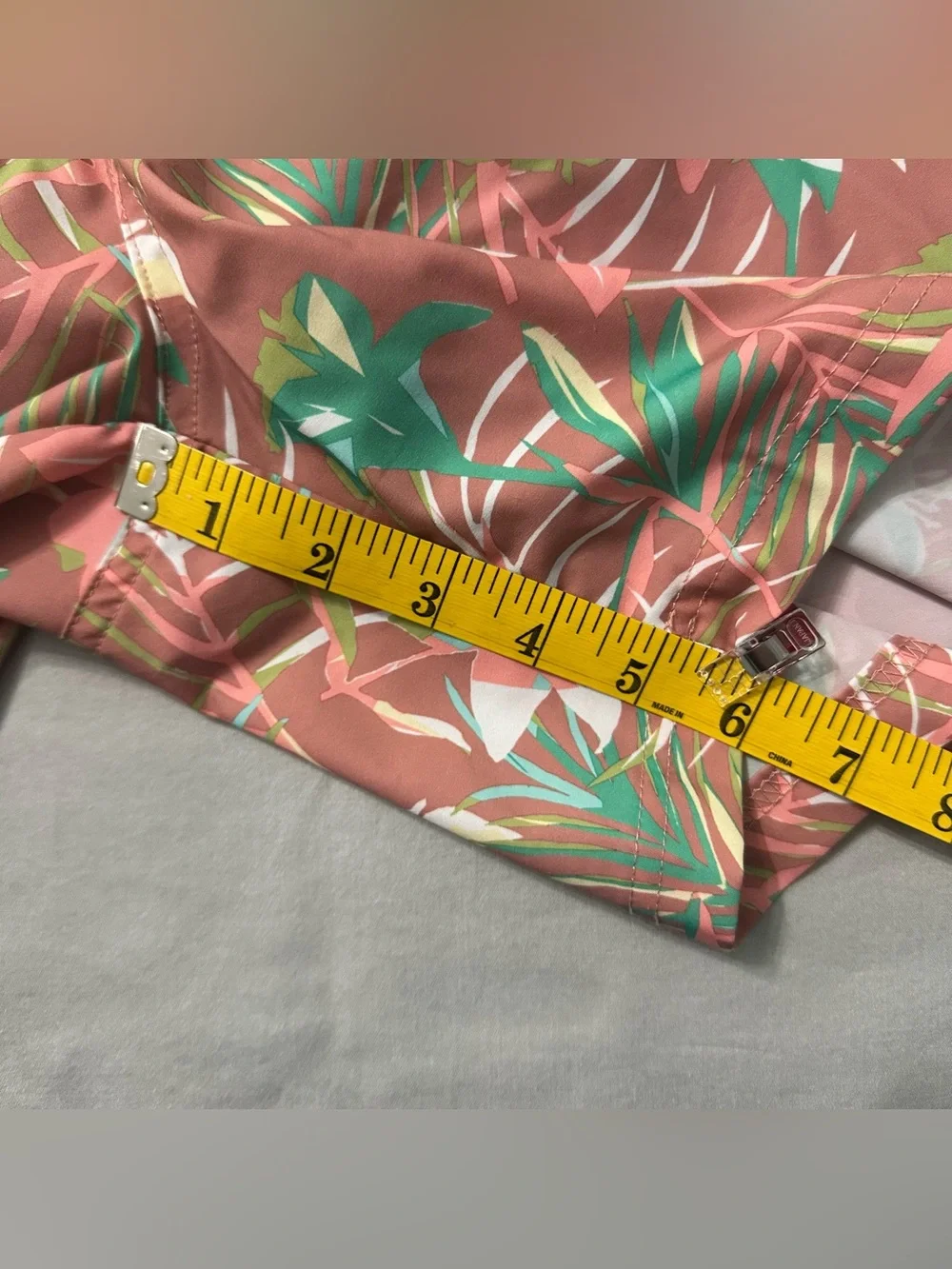 Columbia PFG Rambler Water Shorts Mens M Swim Trunks Pink Floral Tropical Lined
